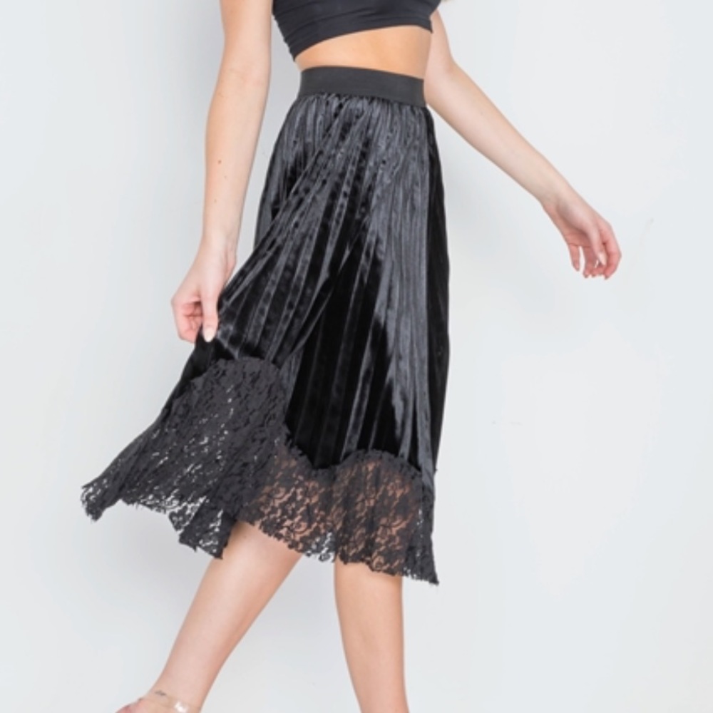 Black velvet  pleated skirt with lace detail